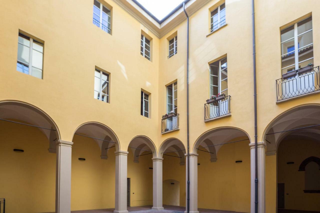 Palazzo Bocchi - The Place Apartments Bologna Luaran gambar